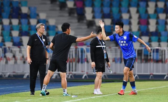 亚博app-干掉广州队结束9轮不胜！保级6分之战沧州不脚软