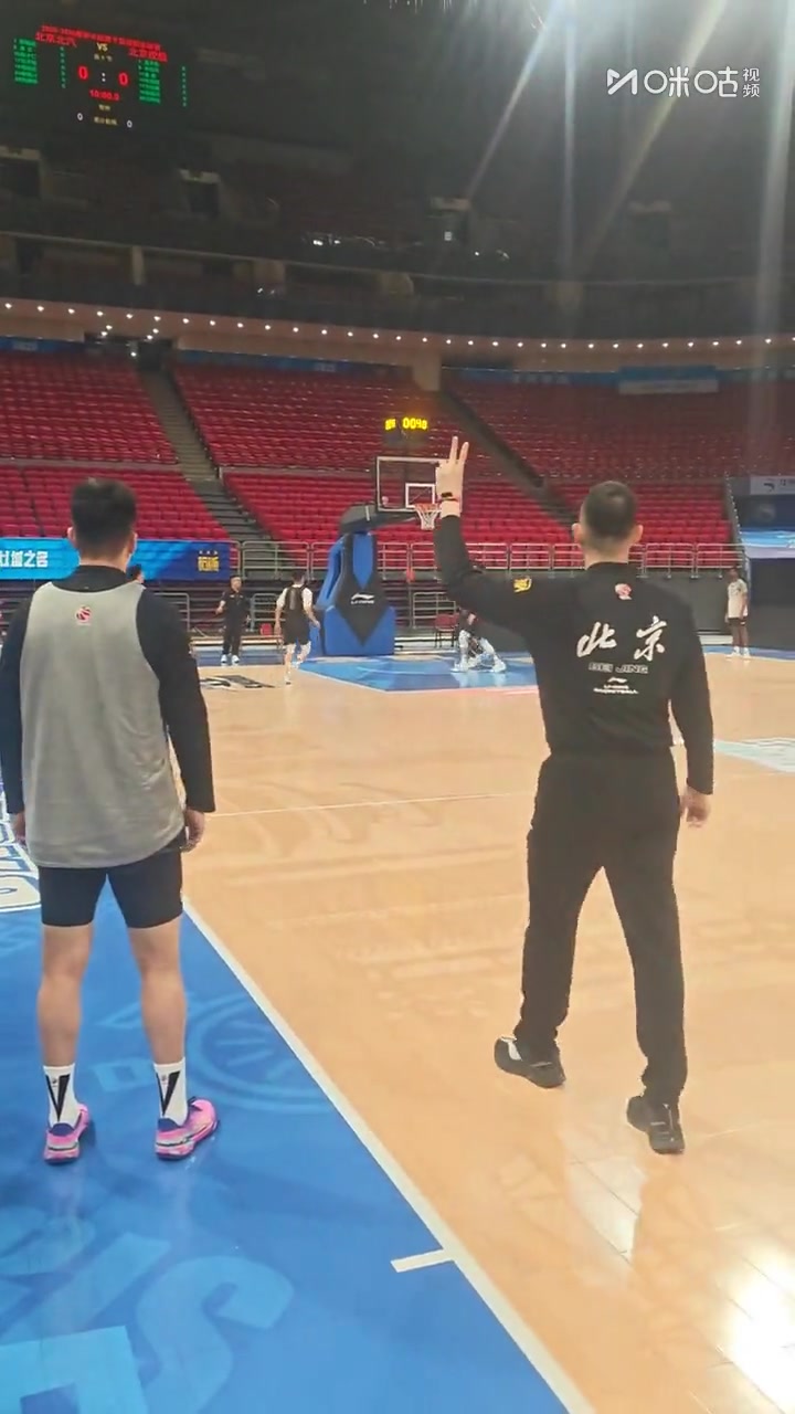 亚博中国官网-北京男篮公开训练！新援麦基首次亮相 周琦赵睿火线回归
