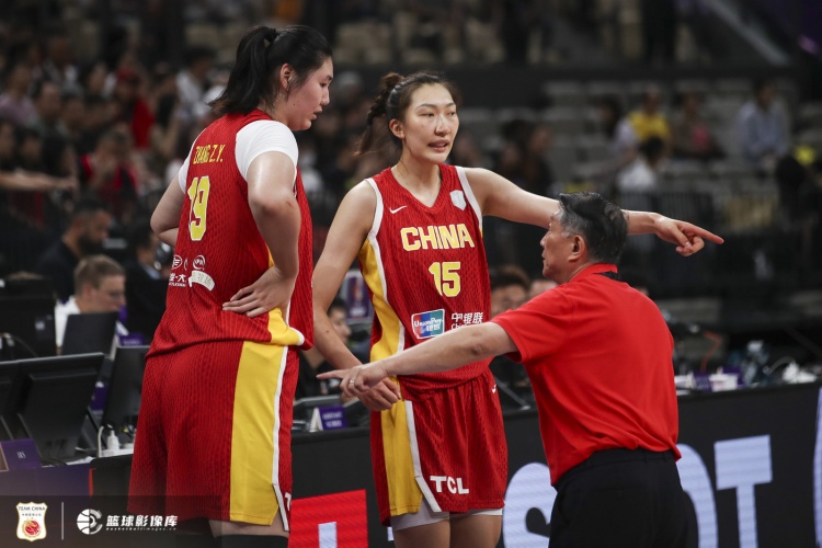 中国女篮占优的内线表现低迷&amp;外线投射糟糕 张子宇可能是唯一亮点