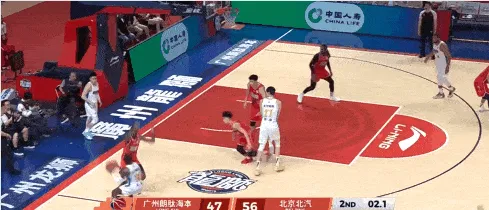 精彩！张文杰大帽杰曼，随后杰曼压哨三分命中立即回应